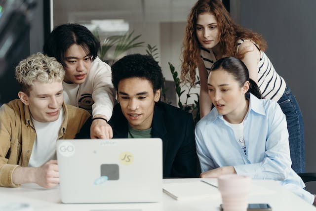 Team von einem Laptop